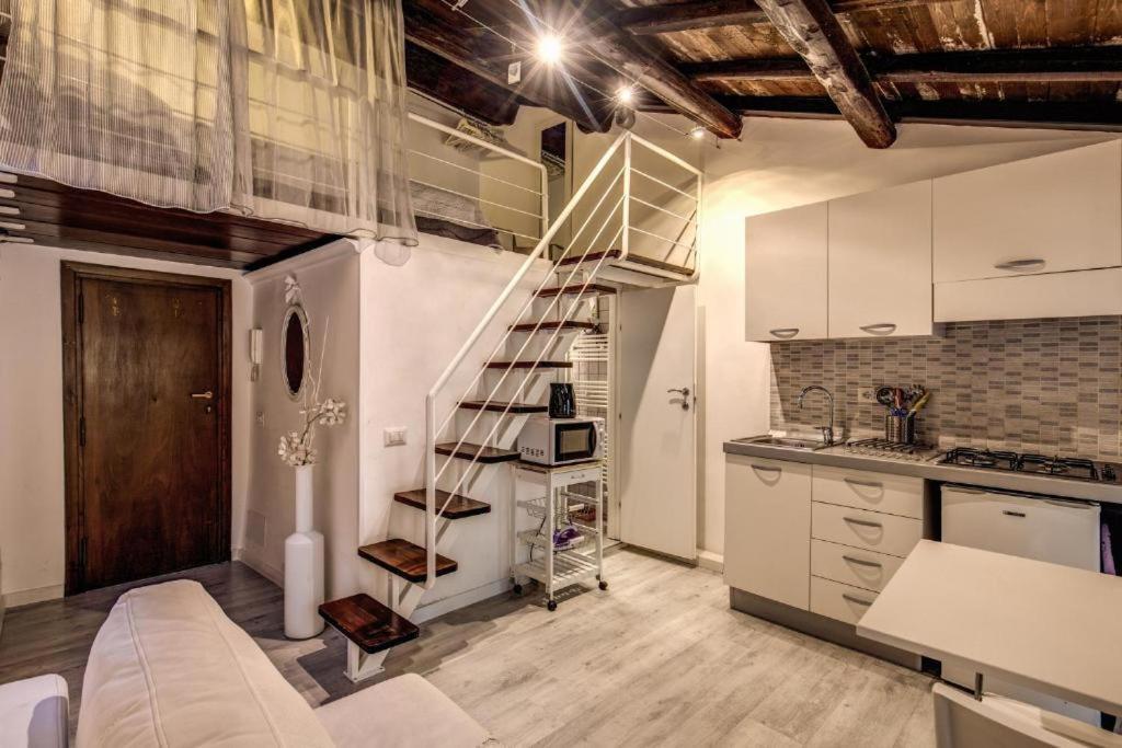 Moro Magenta 4 Casa E Appartamento Per Vacanze Рим Екстериор снимка